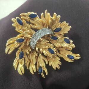 Exquisite Vintage Palace Style Floral Brooch | Ornate Gold Tone Flower Pin